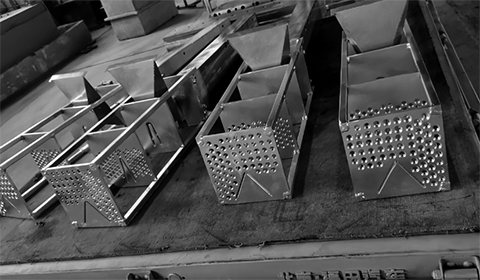 河南金偉自動化設(shè)備有限公司玻璃鋼拉擠模具